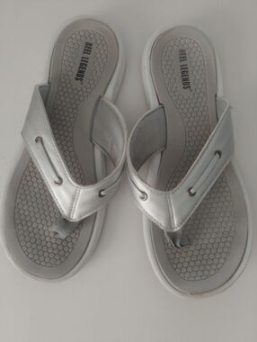 Reel Legends Metallic Silver Women's Thong Sandals Size 8